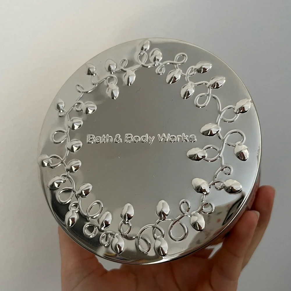NEW 🆕 Bath & Body Works Merry Cookie 3-Wick Large Scented Candle - Picture 3 of 4
